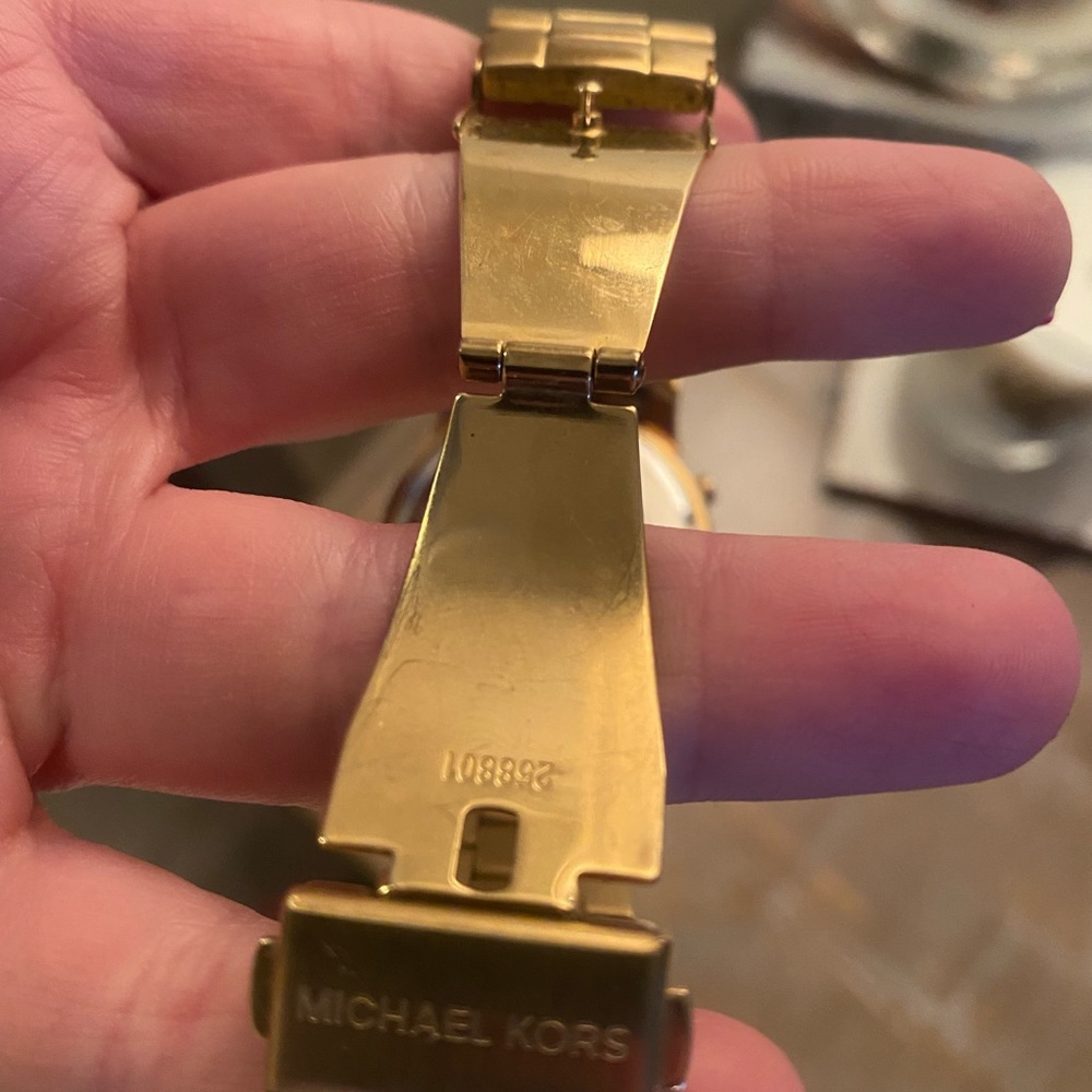 MK Gold Watch - Picture 6 of 8